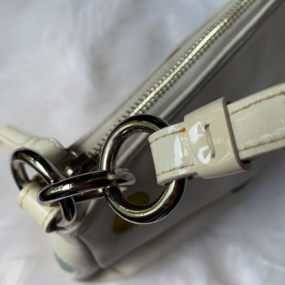 Coach white leather little purse EUC - Picture 10 of 11